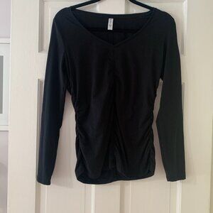 Athleta Daydream Ruched V neck Top in Black, size Medium